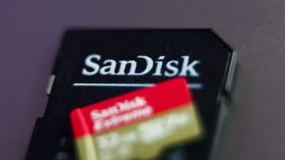 Sandisk Analyst Predicts Nearly 70% Upside For Relisted Stock: Retail’s Excited