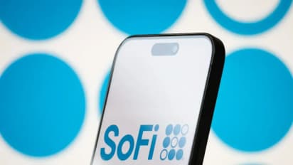 https://stocktwits.com/news-articles/markets/equity/sofi-technologies-raises-full-year-guidance/chQ6I4jRbLX