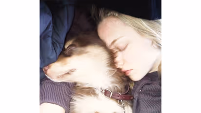 Amanda Seyfried with her dog Finn (Photo/Instagram/ @mingey)