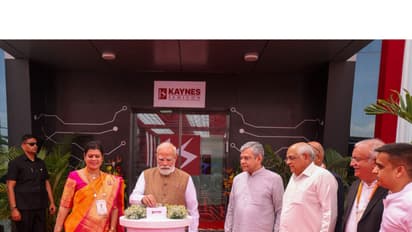 PM Modi with Union Minister Ashwini Vaishnaw and Gujarat CM Bhupendra Patel at Kaynes Technology semiconductor plant (Photo/X@narendramodi)