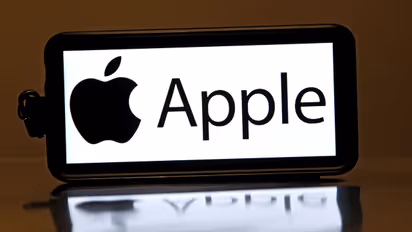 https://stocktwits.com/news-articles/markets/equity/apple-taps-american-airlines-veteran-for-a-crucial-role-as-it-reportedly-navigates-trump-era-policy-challenges-aapl-stock-slips/cZo8QLORJW8