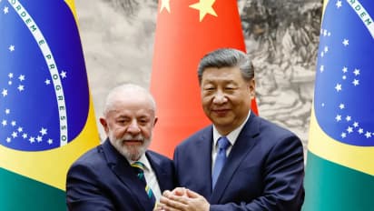 https://stocktwits.com/news-articles/markets/equity/brazil-s-lula-speaks-with-china-s-xi-amid-trade-dispute-with-us-on-trump-tariffs/chrDM94Rd7T