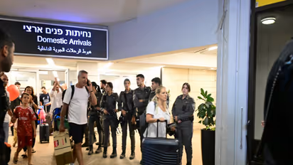 Passengers of the flydubai flight at Tel Aviv (Photo/Courtesy TPS-IL)
