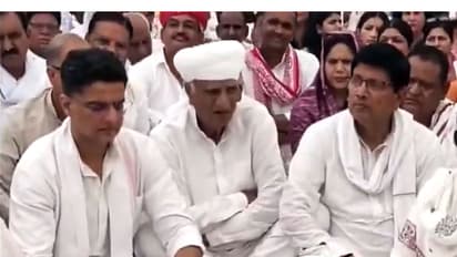 Congress' Sachin Pilot pays tribute to his father Rajesh Pilot (Photo/ANI)