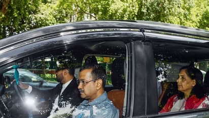 AAP Convenor Arvind Kejriwal and his wife arrive at Delhi HC (Photo/ANI)