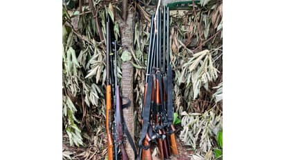 Weapons recovered from armed persons (Photo/X/@manipur_police)