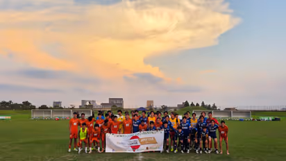 Punjab FC (left) posing with their opponents after the match. (Photo: RFDL)