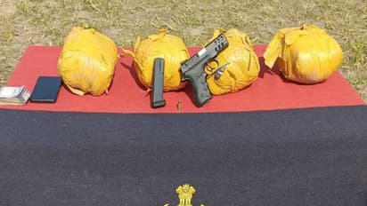 Heroin recovered in Gurdaspur (Photo/BSF)