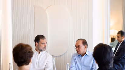 LoP Lok Sabha Rahul Gandhi with Malaysia Anwar Ibrahim (Photo/AICC)