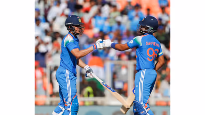 Shubman Gill and Shreyas Iyer on field (Photo/ANI)