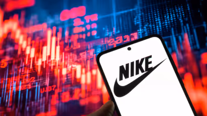 https://stocktwits.com/news-articles/markets/equity/nke-vs-lulu-retail-traders-see-a-bigger-comeback-opportunity-in-one-stock/cZYTuCNRJS7