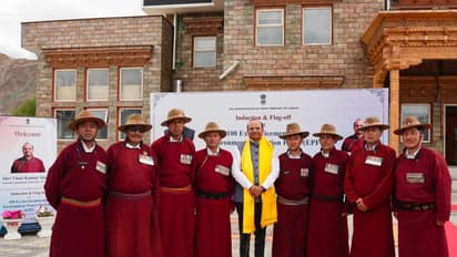 Ladakh LG VK Saxena with Environment Protection Force personnel (Photo/@lg_ladakh)