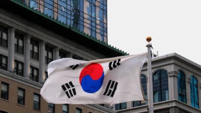 https://stocktwits.com/news-articles/markets/equity/south-korea-officials-race-to-seal-350-b-tariff-pact-with-us-before-apec-summit/cLGPyoXR3pZ