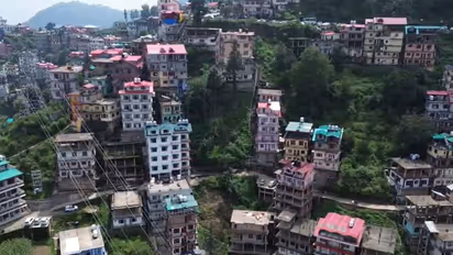 Himachal Pradesh: Sinking Hill poses threat to several houses in Shimla village (Photo/ANI)