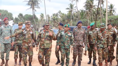 Lieutenant General BKGM Lasantha Rodrigo, Commander of the Sri Lankan Army visited the Chilaw Bridge Site (Photo/ADGPI)