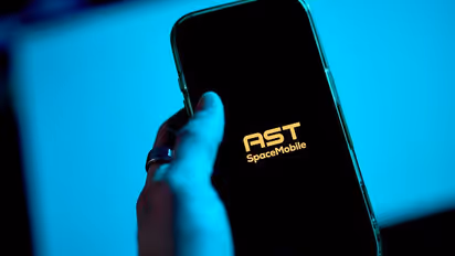https://stocktwits.com/news-articles/markets/equity/asts-stock-gains-on-fcc-plan-to-expand-direct-to-phone-spectrum/cZUQDluR9RO