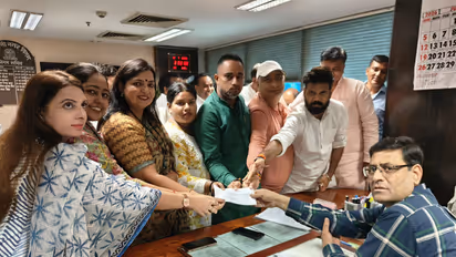 AAP files nominations for Ward Committee Chairperson & Deputy Chairperson posts in 11 MCD zones (Photo: AAP)