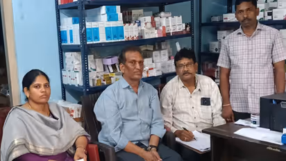 TG SAFE conducting raid in medical shop (Photo/Drug Control official Telangana State)