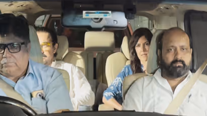 Aamir Khan at Breach Candy Hospital (Image source: ANI)