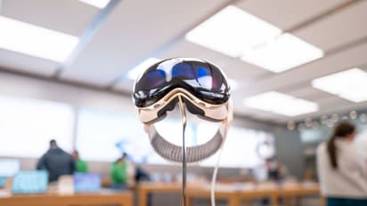 https://stocktwits.com/news-articles/markets/equity/apple-reportedly-lays-off-vision-pro-staff-as-smart-glasses-take-priority-ternus-ceo-transition-nears/cZYBKnuRJNT