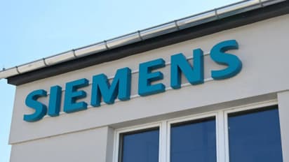 https://stocktwits.com/news-articles/markets/equity/siemens-shares-gain-q1-order-backlog-keeps-growth-story-intact-says-analyst-saurabh-sahu/chruFqORdIT