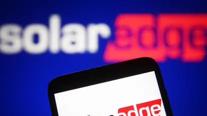SolarEdge Stock On Track To Post Biggest Intraday Gain In 9 Years Despite Q4 Earnings Miss – Retail Cautiously Optimistic