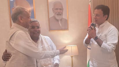 Ashok Gehlot meets Karnataka CM Siddaramaiah (Photo/@siddaramaiah/X)