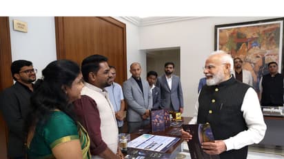 PM Modi interacting with space startups (Photo/X/@narendramodi)