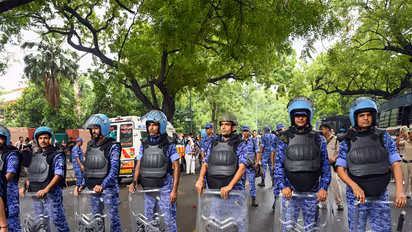 Security personnel were deployed near Janatar Mantar in morning (Photo:ANI)