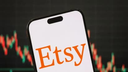 https://stocktwits.com/news-articles/markets/equity/etsy-beats-q1-revenue-estimates/chLHt1TRbiX