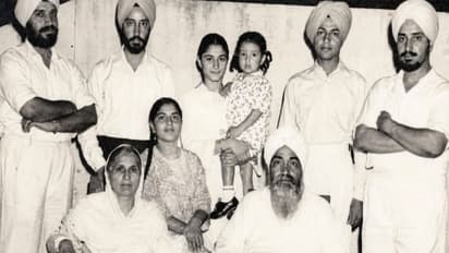 Family photo of Union Minister Hardeep Singh Puri (Photo/X@HardeepSPuri)