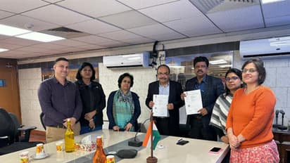 VMMC–Safdarjung Hospital and CCRAS-CARI ink MoU (Photo/PIB)