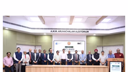 Dr. Neeraj Mittal, Secretary, MoPNG, with the CMDs of the Oil & Gas PSUs, Chairman, bp India, and partner institution heads at the launch of MC²+ Ignite