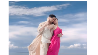 Sidharth Malhotra and Tamannaah Bhatia in 'Samjho Na' song (Photo/Instagram@sidmalhotra)