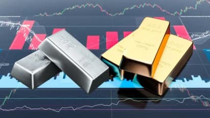 https://stocktwits.com/news-articles/markets/equity/silver-price-surges-to-fresh-highs-ahead-of-fed-decision-later-today/cLIHI9IREVL