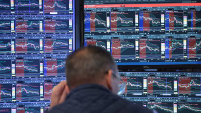 https://stocktwits.com/news-articles/markets/equity/nasdaq-s-and-p-500-dow-futures-extend-gains-after-hot-rally-as-big-tech-earnings-deliver-pltr-gme-snap-sls-in-focus/cZo52YLRJ3F
