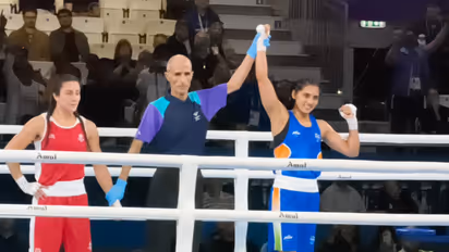 Preeti Pawar (R) (Photo: ANI)