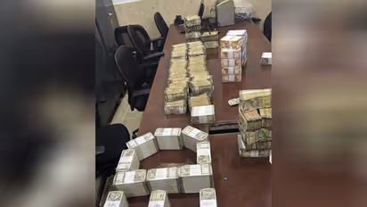 Seizes cash. (Photo/X@dir_ed)