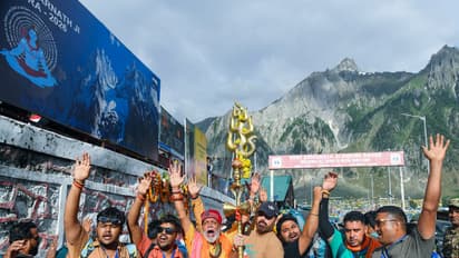 Pilgrims participate in Amarnath Yatra (Photo/ANI)