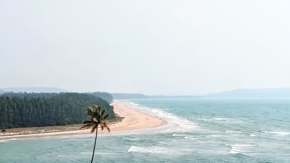 A glimpse of Malgund Beach at Ganpatipule (File Photo/ANI)