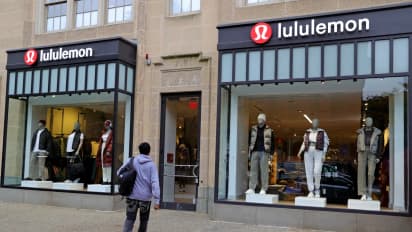 https://stocktwits.com/news-articles/markets/equity/lululemons-stretch-is-snapping-market-share-losses-executive-turmoil-testing-investors-patience/cLIxeFVREnT