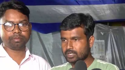 Student leader Ravindra Paswan from Jharkhand protests (Photo/ANI)