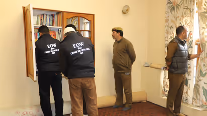 EOW Kashmir conducts house searches at three locations in Srinagar and Budgam (Photo/EOWKashmir)
