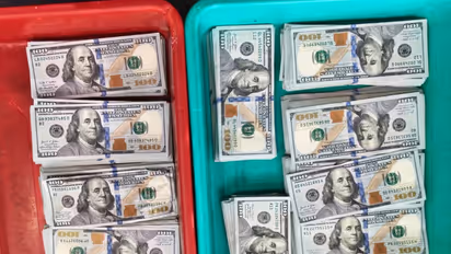 CISF seizes foreign currency from 2 Bangkok-bound passengers at Kolkata Airport (Photo: CISF/PRO)