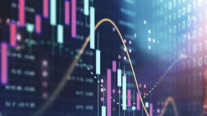 Snow Lake Acquires Pine Ridge Uranium Project To Boost US Energy Security: Retail Sentiment Edges Lower As Stock Declines