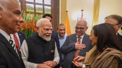 PM Modi with members of Indian Jewish community (Photo/X@narendramodi)