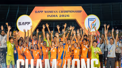 Indian women's football team celebrating with the trophy (Photo: AIFF)