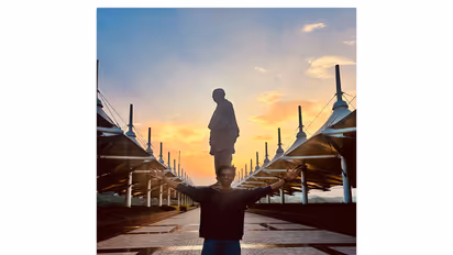 Kartik Aaryan at Statue of Unity (Photo/Instagram@kartikaaryan)