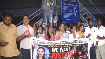 Telangana Nursing Association holds candlelight march for justice for murdered nurse in Rangareddy (Photo:ANI)