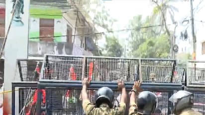 Youth Congress protests in Thiruvananthapuram over delay in Sabarimala gold theft probe (Photo/ANI)